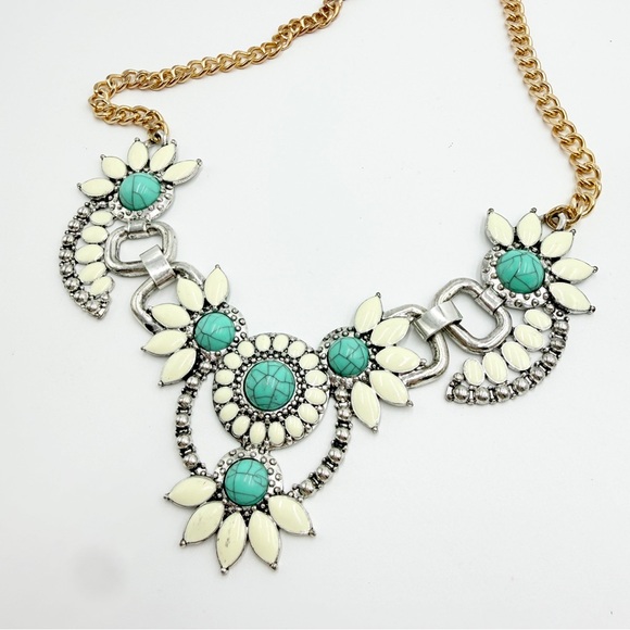 NWT Turquoise Statement Necklace Gold Chain Ivory Floral Bib Necklace - Picture 4 of 9
